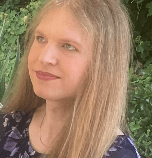 Claire, Tutor