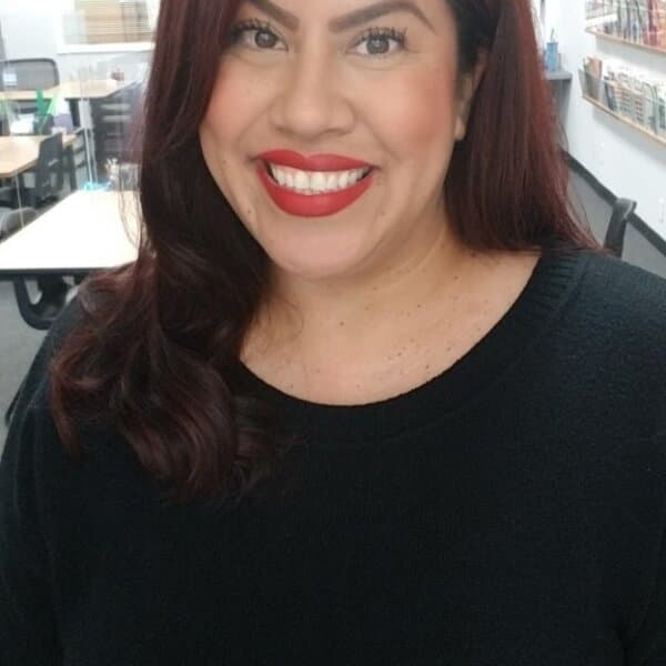 Bertha Moreno, Tutor